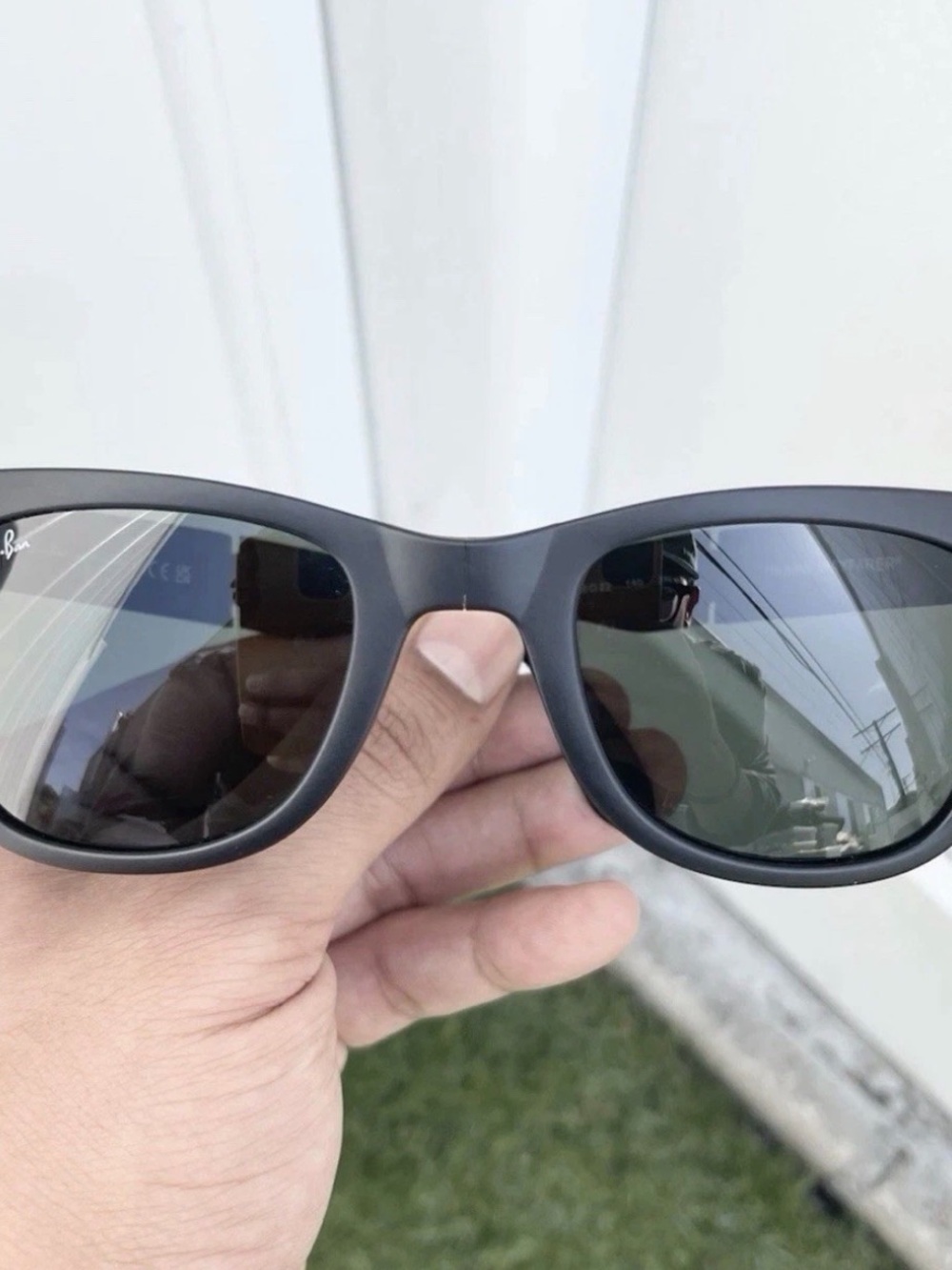 Ray-Ban Black Folding Wayfarer Sunglasses with Black Case - Picture 6 of 8
